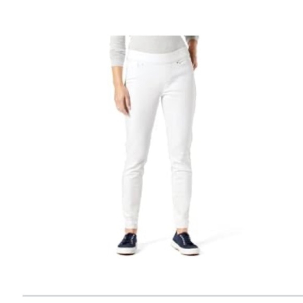NWT Levi Strauss White Skinny Jeans -Size 28W Long